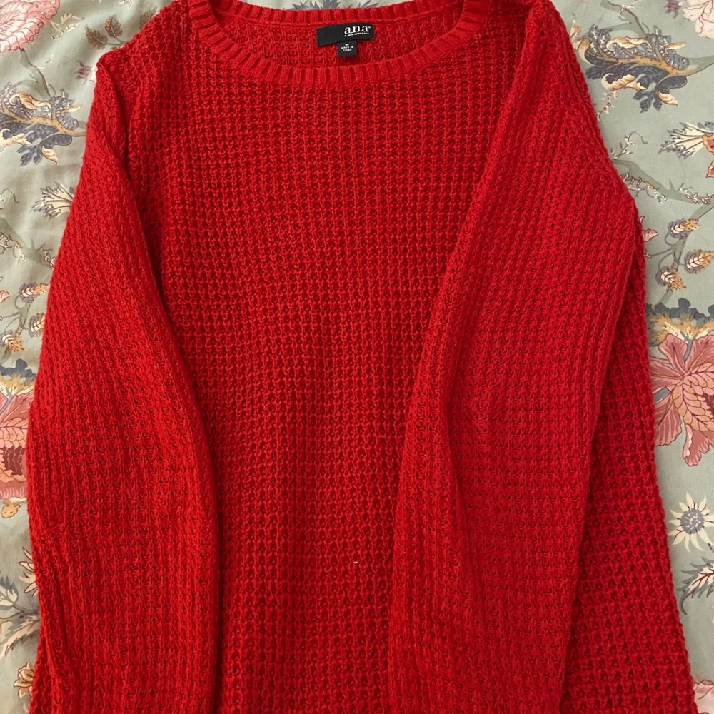 Women’s knot sweater